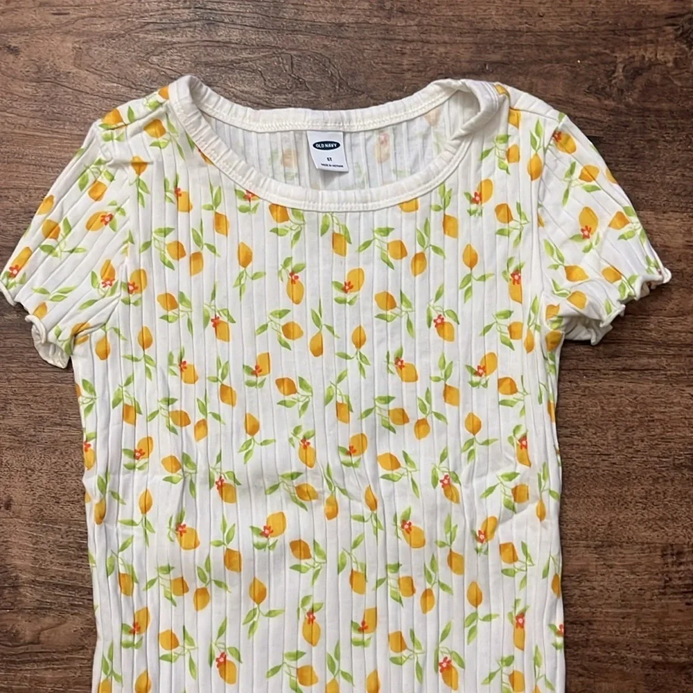 Ruffle shirt girls 🍊